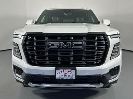 White Frost Tricoat 2025 GMC Yukon XL Denali Ultimate