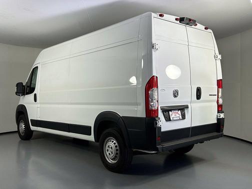 Bright White Clearcoat 2026 RAM ProMaster 3500 High Roof