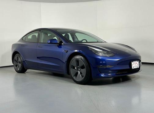 Deep Blue Metallic 2023 Tesla Model 3 Standard Range