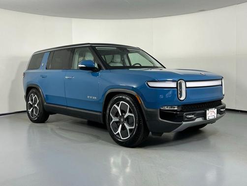 2024 Rivian R1S Adventure