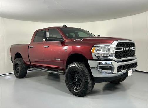 2022 RAM 2500 Tradesman Crew Cab 4x4 6'4' Box