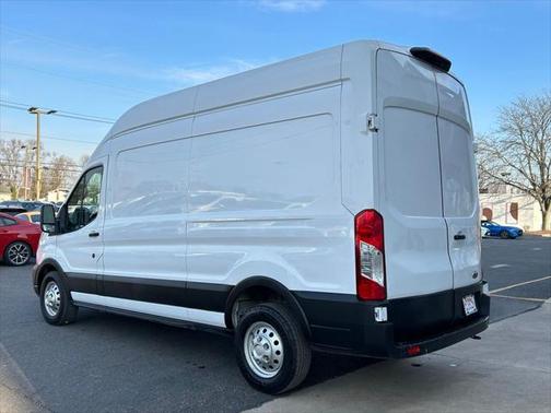 2022 Ford Transit-250 Base