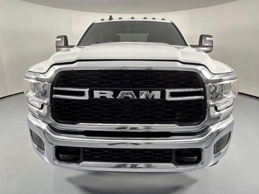 2024 RAM 3500 Tradesman Crew Cab 4x4 8' Box