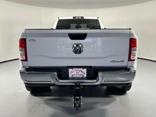 2024 RAM 3500 Tradesman Crew Cab 4x4 8' Box