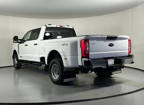 Oxford White 2025 Ford F-350 XLT