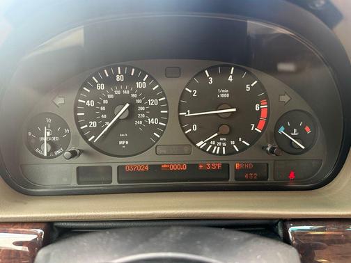 2000 BMW 740 740iL