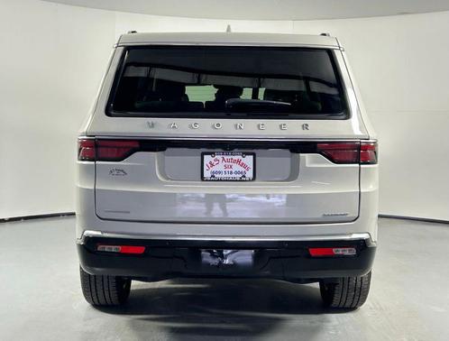 2022 Jeep Wagoneer Series III 4x4