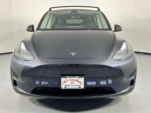 2024 Tesla Model Y Long Range Dual Motor All-Wheel Drive