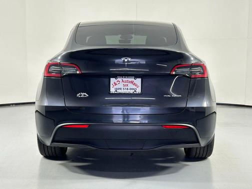 2024 Tesla Model Y Long Range Dual Motor All-Wheel Drive