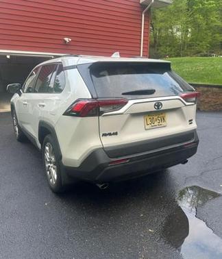 Wind Chill Pearl 2023 Toyota RAV4 XLE Premium
