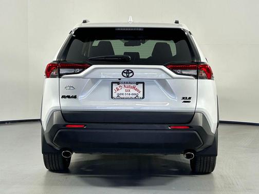 Wind Chill Pearl 2023 Toyota RAV4 XLE Premium
