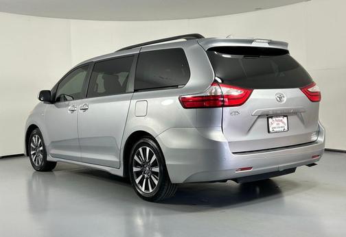 2018 Toyota Sienna XLE Premium