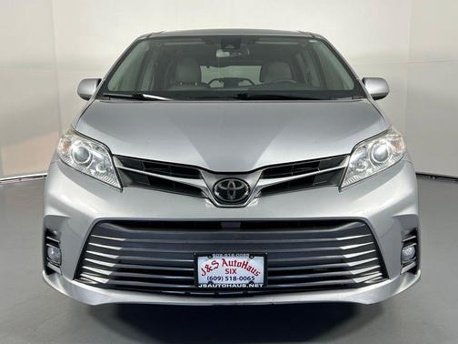 2018 Toyota Sienna XLE Premium
