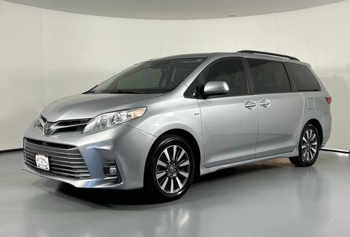 2018 Toyota Sienna XLE Premium