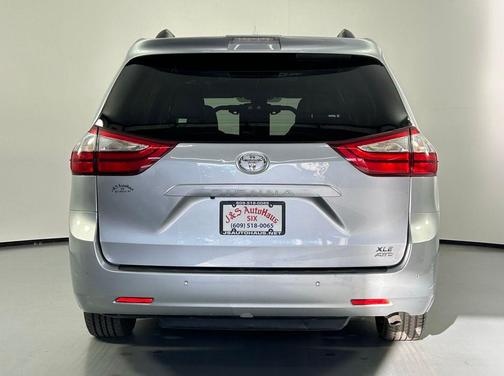2018 Toyota Sienna XLE Premium