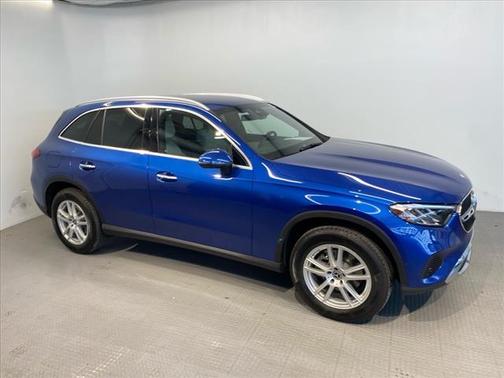 2025 Mercedes-Benz GLC 300