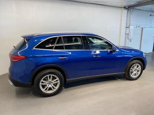 2025 Mercedes-Benz GLC 300