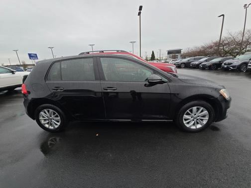 2017 Volkswagen Golf TSI S 4-Door