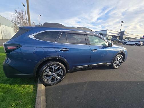 2022 Subaru Outback Touring XT