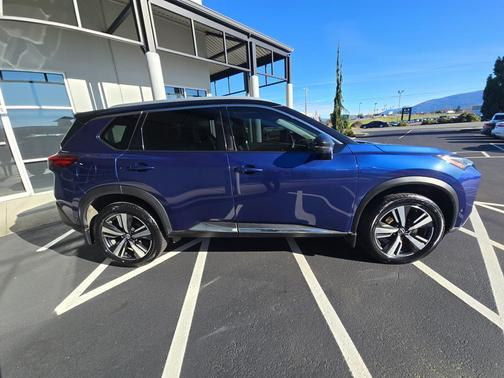 2022 Nissan Rogue SL