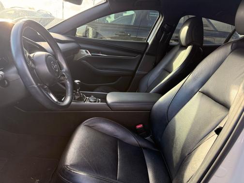2019 Mazda Mazda3 FWD w/Premium Package
