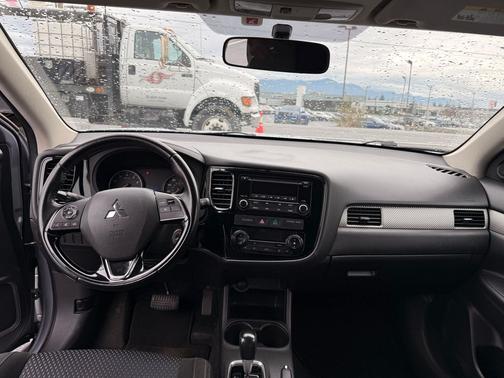 2016 Mitsubishi Outlander ES