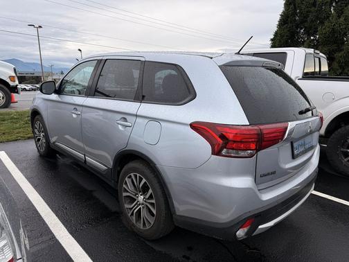 2016 Mitsubishi Outlander ES