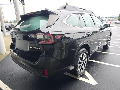 2022 Subaru Outback Base