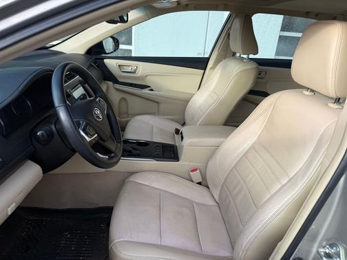 2017 Toyota Camry Hybrid XLE