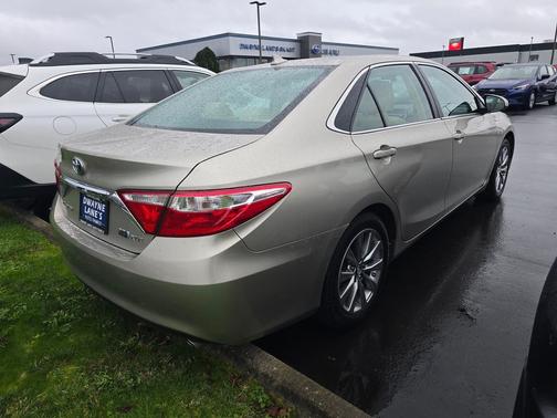 2017 Toyota Camry Hybrid XLE