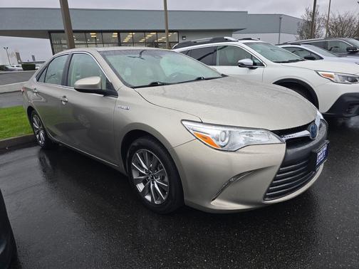 2017 Toyota Camry Hybrid XLE