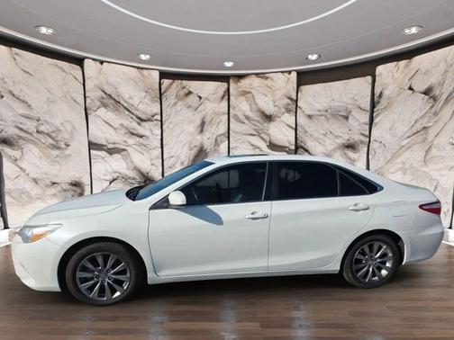 2017 Toyota Camry Hybrid XLE