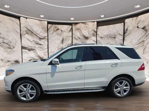 White 2015 Mercedes-Benz M-Class ML 350 Sport Utility 4D