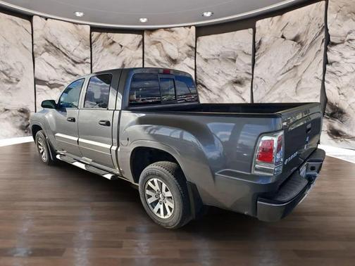 2007 Mitsubishi Raider LS