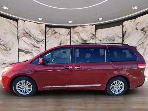 2013 Toyota Sienna XLE