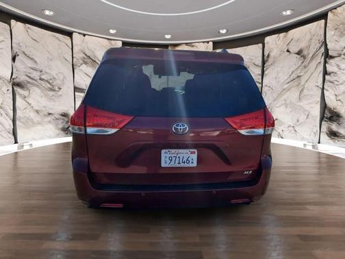2013 Toyota Sienna XLE