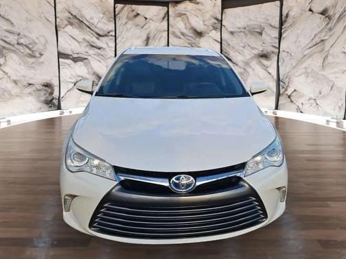 2017 Toyota Camry Hybrid XLE