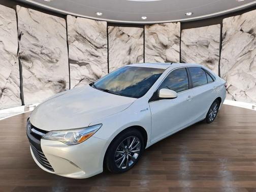 2017 Toyota Camry Hybrid XLE