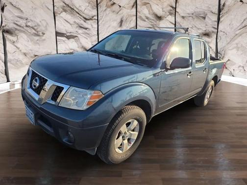 Blue 2013 Nissan Frontier SV
