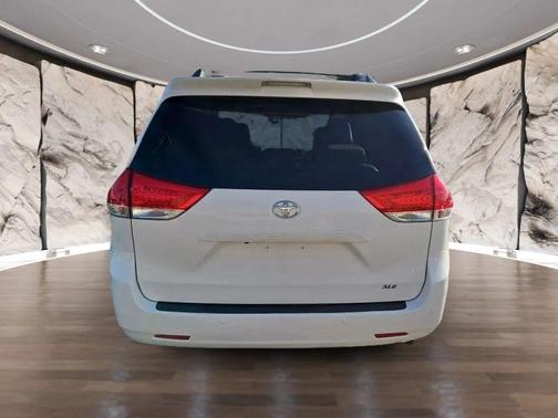 2011 Toyota Sienna XLE