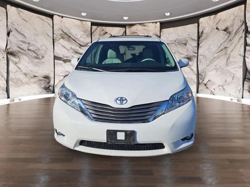 2011 Toyota Sienna XLE