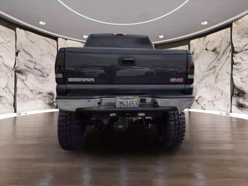 2004 GMC Sierra 2500 SLT H/D Crew Cab