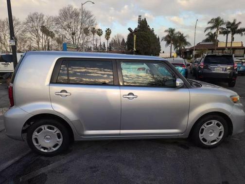 2012 Scion xB Release Series 9.0