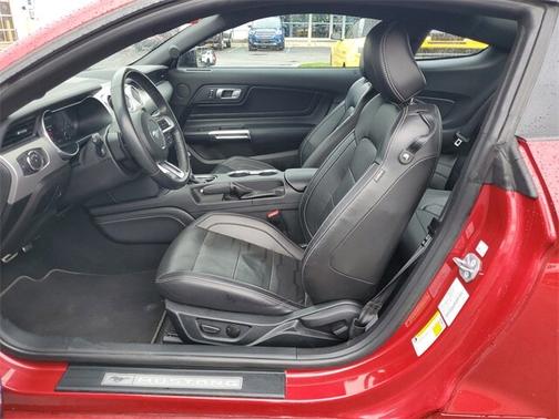 2023 Ford Mustang ECOBOOST PREMIUM