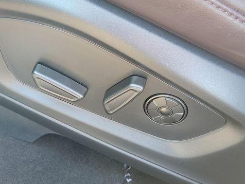 White Metallic 2026 Ford Explorer Platinum