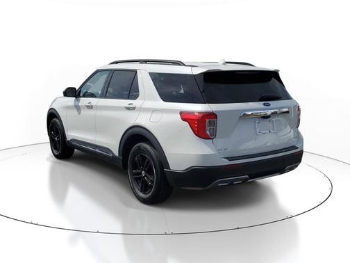STAR WHITE MET TRI-COAT 2023 Ford Explorer XLT
