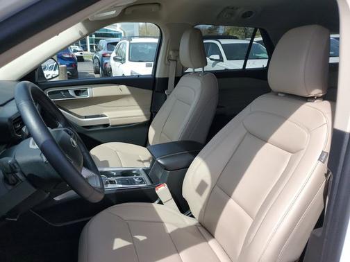 STAR WHITE MET TRI-COAT 2023 Ford Explorer XLT