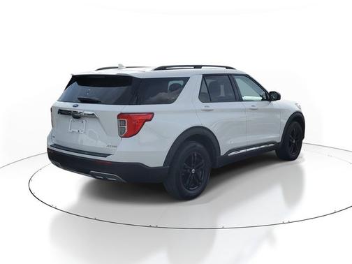STAR WHITE MET TRI-COAT 2023 Ford Explorer XLT