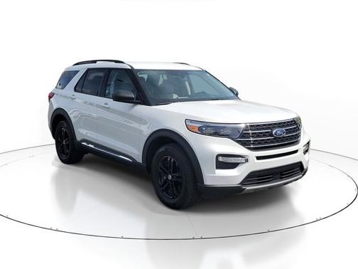 STAR WHITE MET TRI-COAT 2023 Ford Explorer XLT