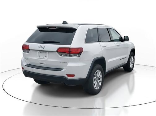 2022 Jeep Grand Cherokee LAREDO